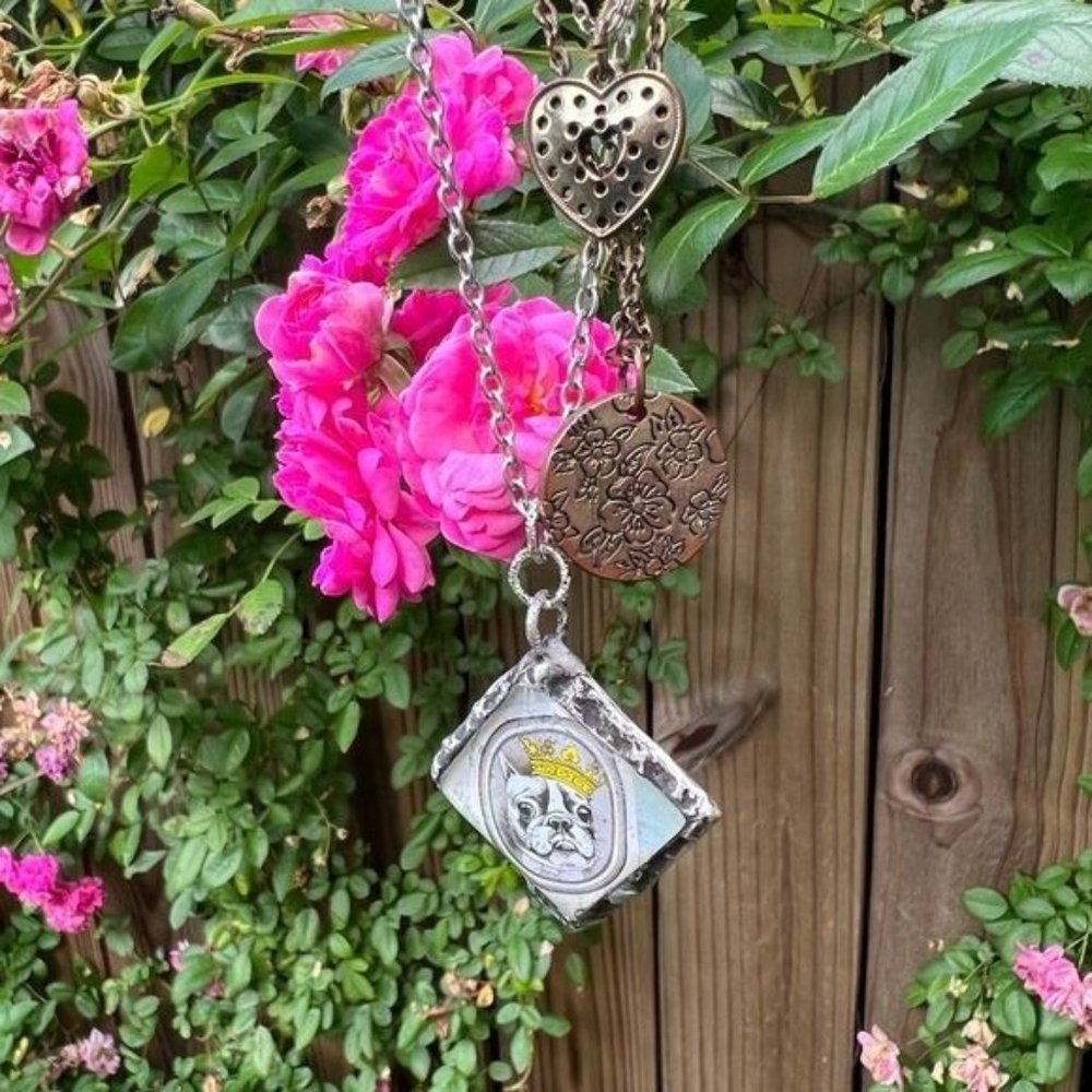 Artisan French Bulldog Glass Pendant with Silver Blend Cabochon “I am the King” - Picture 3 of 12